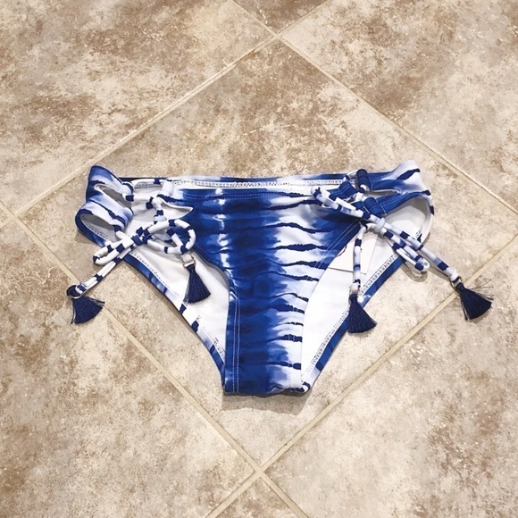 🆕 tie dye side tie blue & white bikini bot… - Picture 5 of 13
